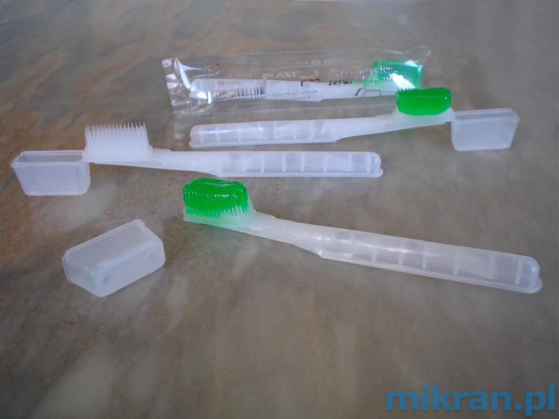 Disposable toothbrush with a portion of toothpaste 100 pcs